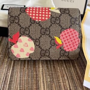 Gucci Le Pommes bi-fold wallet with box *limited edition